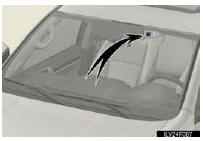 • Keep the windshield clean at all times.